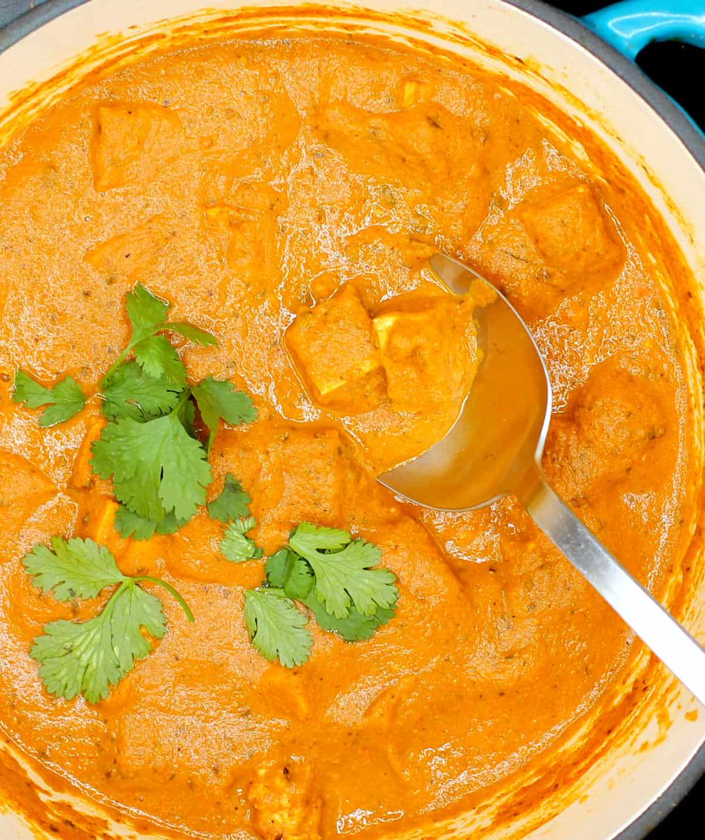 My recipe for authentic tasting Indian vegan butter chicken made with tofu, vegan butter and cashew cream. It is full-flavored and delicious but not spicy, like Indian food can often be. Video included.
holycowvegan.net/vegan-butter-c…
#butterchicken #vegan #veganindianfood