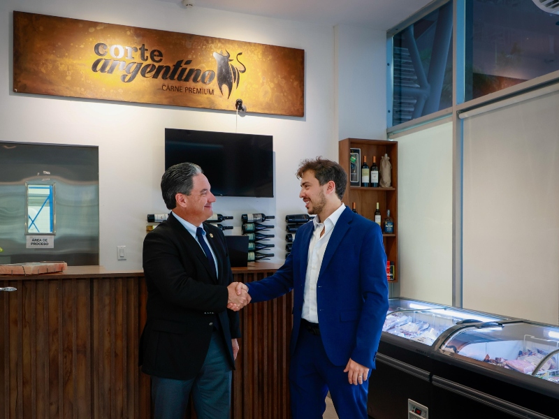 El viceministro Eduardo Arango sostuvo un encuentro con Corte Argentino y conoció su interés en procesar carne de alta calidad en Panamá para exportación regional. 
Detalles en: hub.com.pa/mici-impulsa-s…