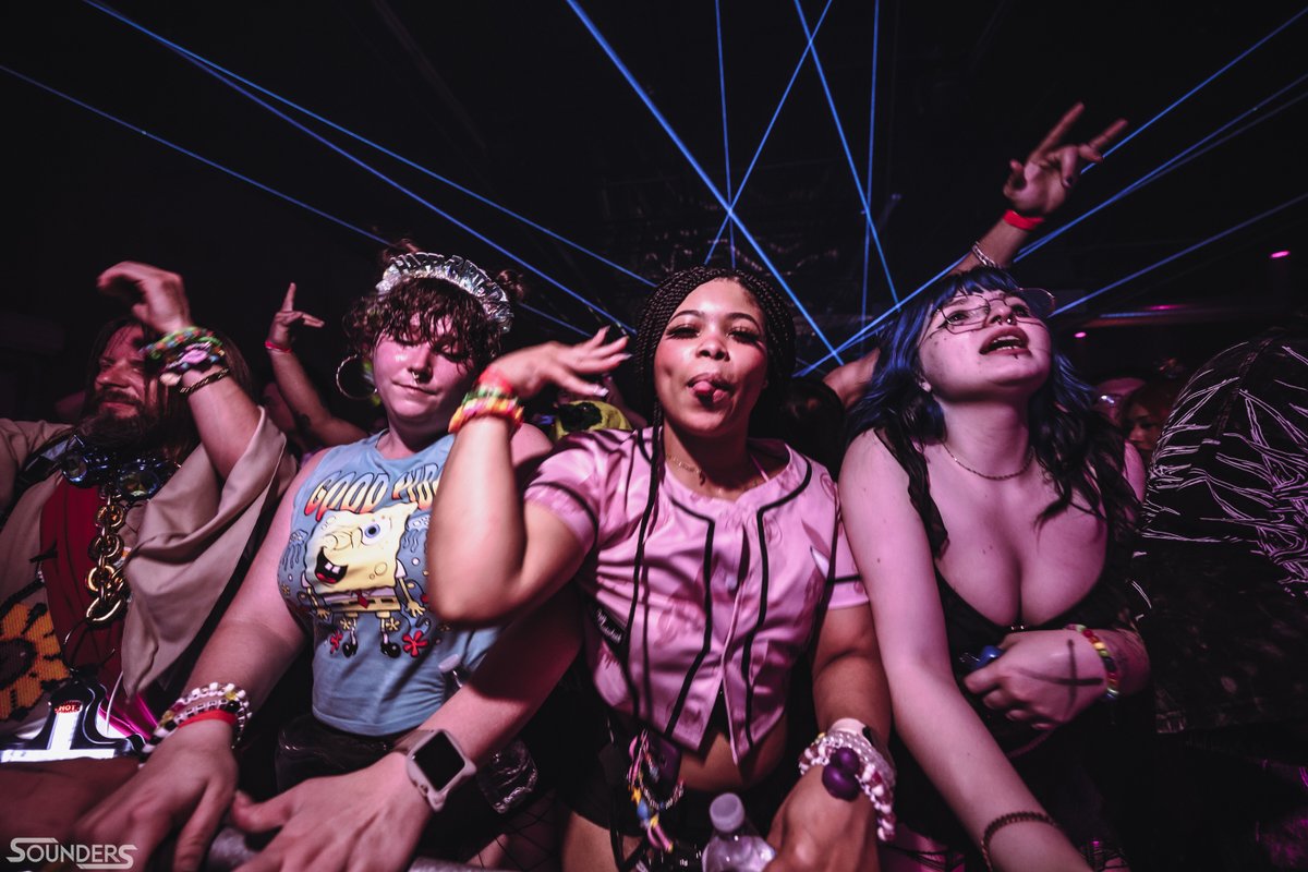 Dallas — we’re just getting started!

From open decks to sold-out shows, the energy at Sounders is unreal. 

Thank you for helping us build something special.

If you’ve felt the bass, met your crew here, or danced till close… just know this is YOUR home too <3