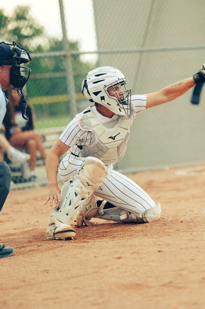 Huge Sectional comeback win last week! On to Regionals at home tomorrow against #2 Center Grove at 6. Come out and watch. 5peat! <a href="/Oriole_Softball/">Avon Oriole Softball</a> <a href="/sluggersvelotta/">Louisville Lady Sluggers 09 Velotta</a> <a href="/ExtraInningSB/">EXTRA INNING SOFTBALL</a> <a href="/DirectRecruits/">Direct Recruits</a> <a href="/D1Softball/">D1Softball</a>  <a href="/SBRRetweets/">Softball Recruiting Reposts</a> <a href="/LineDsoftball/">Line Drive Media</a> <a href="/CoastRecruits/">Coast 2 Coast Recruits</a> <a href="/LadySluggersOrg/">Louisville Lady Sluggers</a>