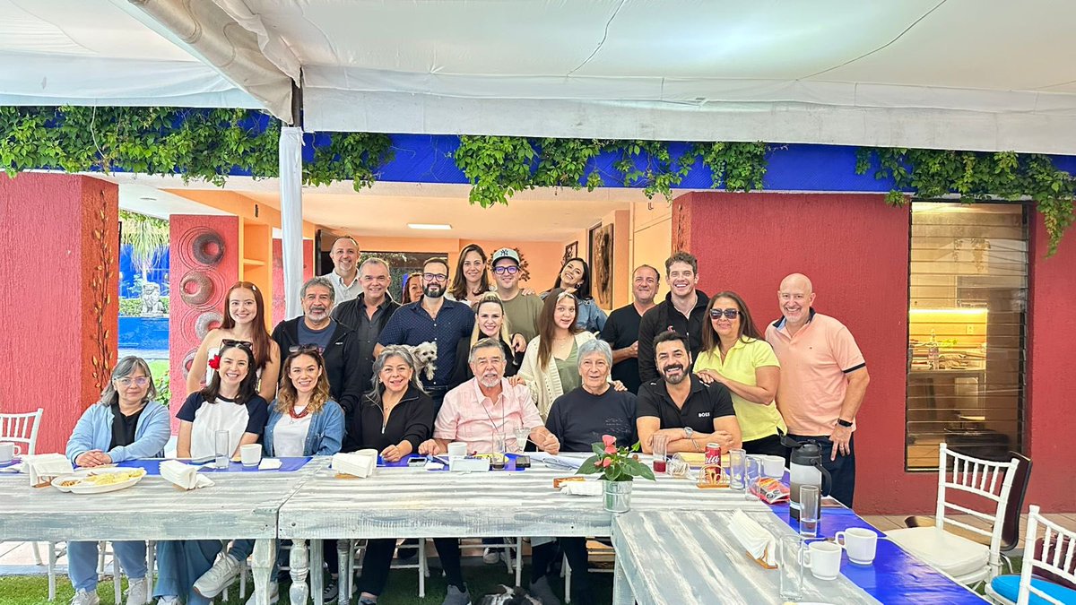 oscarortizdp's tweet photo. No te vayas sin decir adiós, obra de teatro con un éxito maravilloso, celebra 160 funciones a teatro lleno. ¡Nos vemos muy pronto en la Ciudad de México para una nueva temporada, y más fechas de gira por el sureste. https://t.co/jYMV3nA0hf
