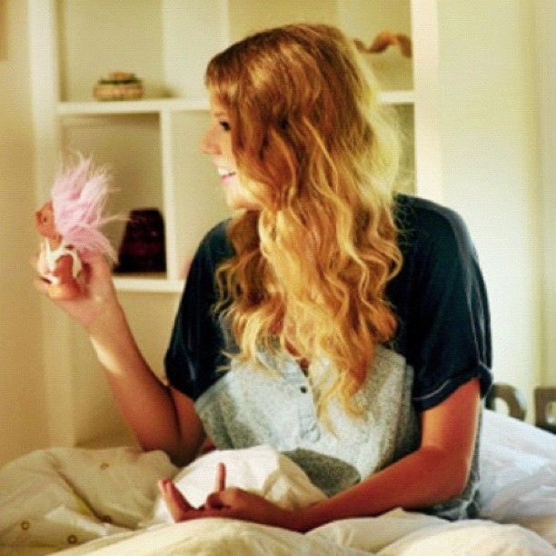 bugletbear's tweet image. i luv this photo of tayyyy’nn!!!! feels so little