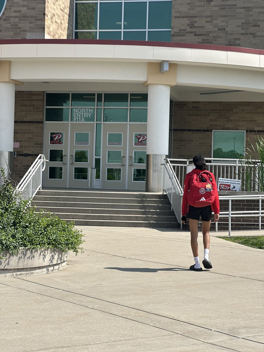 MalyiahEvans00's tweet image. Summer ball 🏀 has officially started!!! Then vs. now @LadyRedDevilsB1!!! #pike #throughandthrough