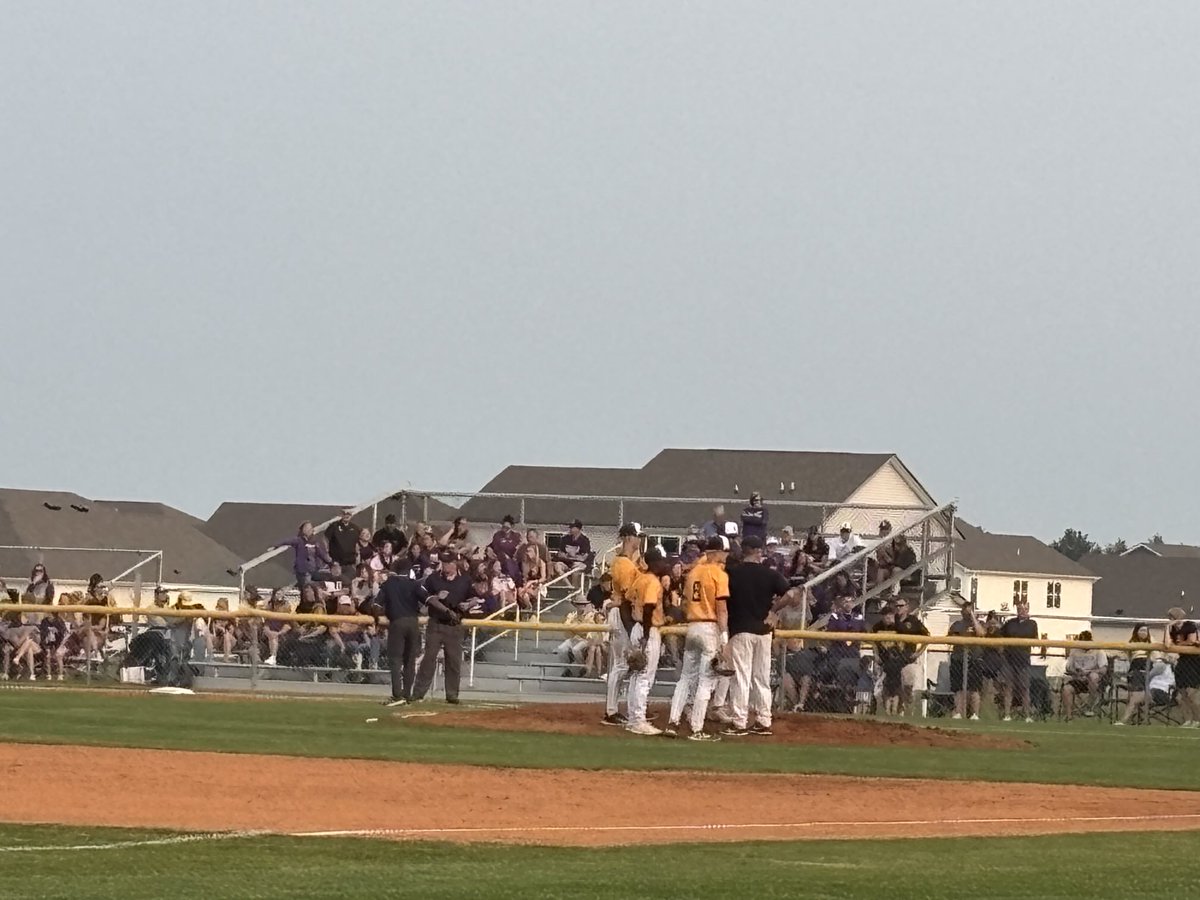 Scott Wyndham (@avonsupt) on Twitter photo <a href="/oriole_baseball/">AHSOriolesBaseball</a> playing in the sectional finals tonight vs Bburg. Let’s go Orioles! Trailing 0-1 in the 4th inning. <a href="/oriole_baseball/">AHSOriolesBaseball</a> playing in the sectional finals tonight vs Bburg. Let’s go Orioles! Trailing 0-1 in the 4th inning.
