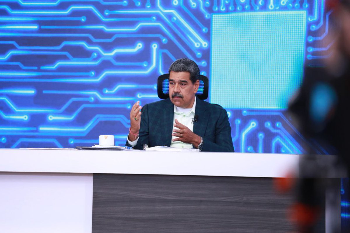 #Ahora | Presidente Nicolás Maduro: El primer ministro de Gran Bretaña ha declarado que se está preparando para la guerra.

¿Es esto ético y moral? La humanidad necesita de más guerras.

Desde Venezuela decimos: ¡No más guerras!

#02junio