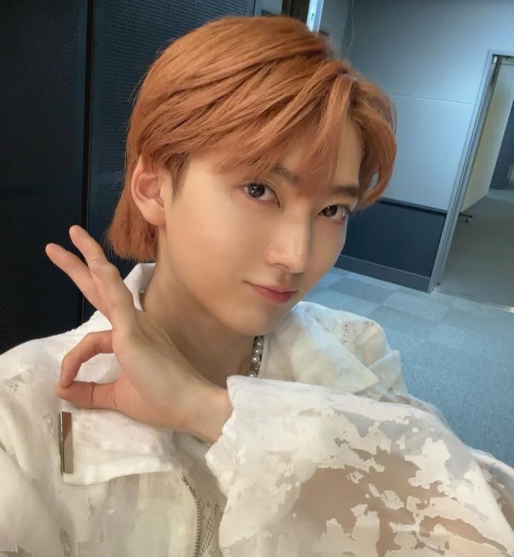 takatookra's tweet photo. My favourite yuki hair. I want to include the red also but I reached pic limit and I'm too lazy to search for more....
I still can't get over the first pic actually I remember gasping at it when i was in the bus during a field trip last year 😭😭😭#toobeautiful https://t.co/n5aINOWbKZ