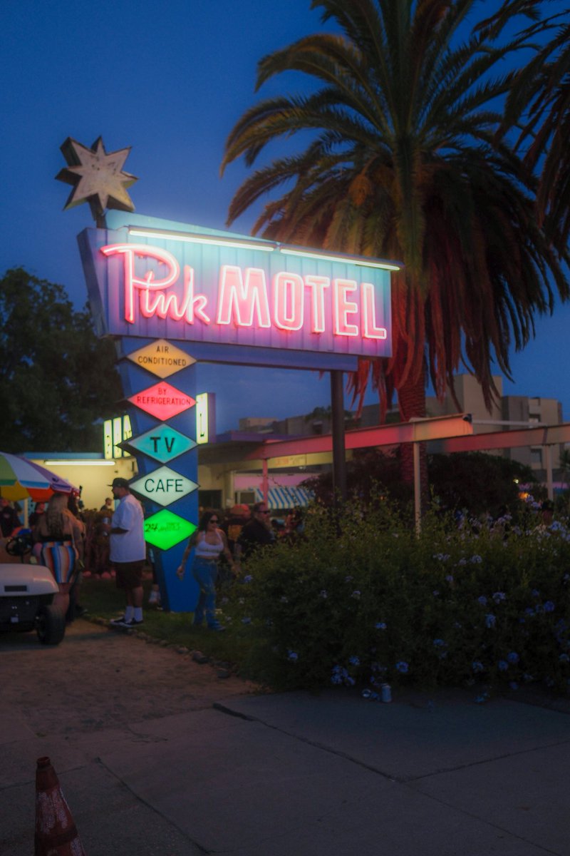 #Pinkmotel