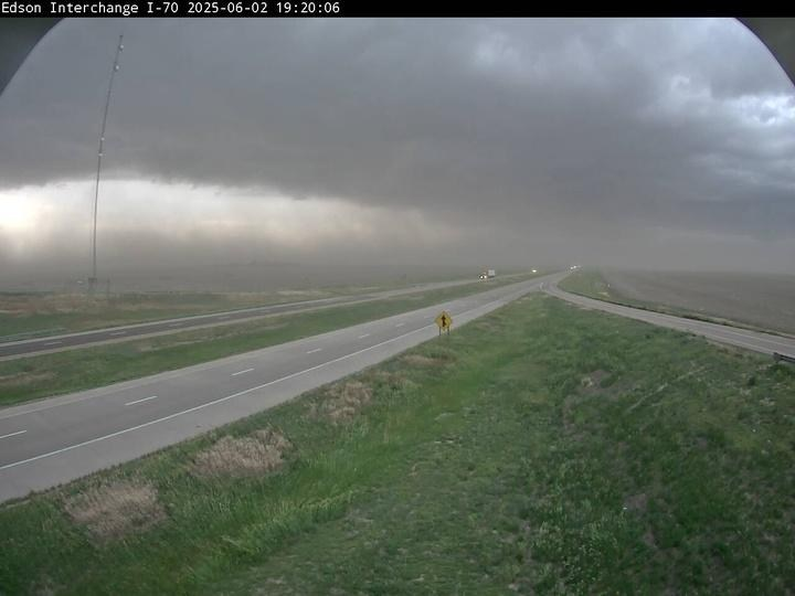 WOW! Check out the dust storm rolling into Edson as strong winds up to 80 MPH are kicking up dirt. This is a DESTRUCTIVE thunderstorm please take shelter if you are in Sherman County.
ksn.com/weather
<a href="/KDOTHQ/">Kansas Department of Transportation</a> <a href="/KSNNews/">KSN News Wichita</a> #KSNStormTrack3 #kswx