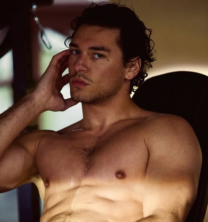 augustbeaushine's tweet image. THE Garrett Graham