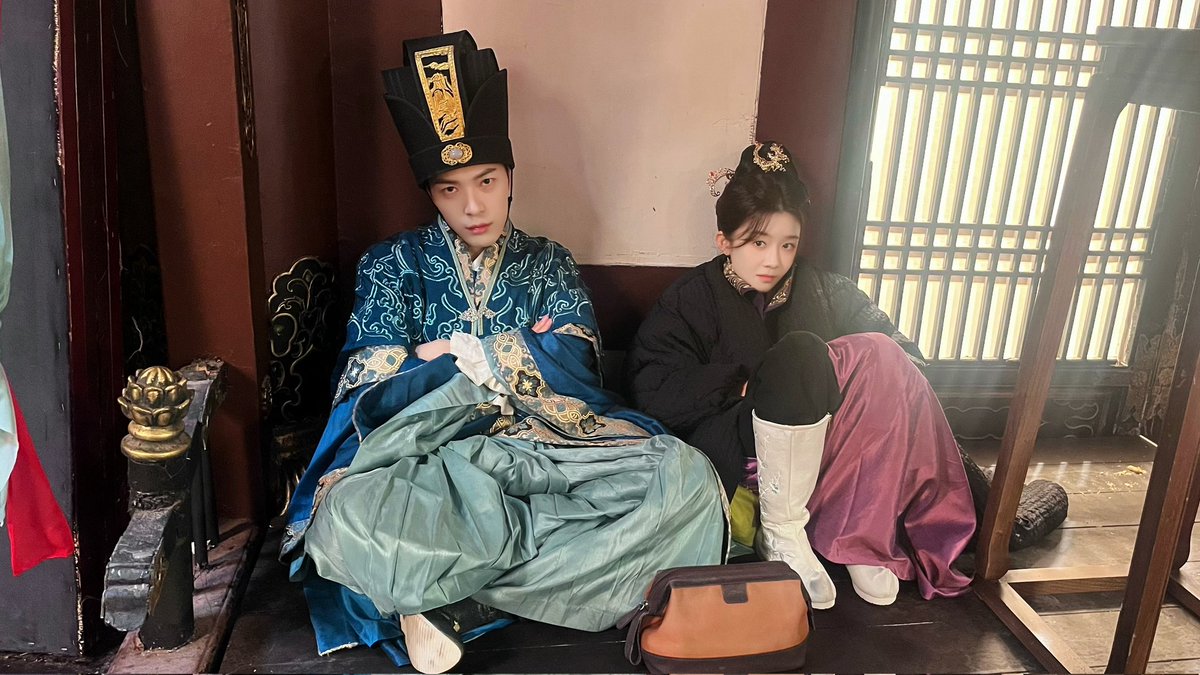 SongYiRenGlobal's tweet photo. YiRen shares photos with #HuangCancan, #SuXiaotong,
#LuXingchen, #JiangYiYi, #WangJiayi, #HeMeiqi, and #ChenTengYue for #ActorsStandBy S3. (2/3)
「 #SongYiRen ☆♡ #宋伊人」 
#IreineSong
#演员请就位3
#ActorPleaseTakeYourPlace S3.
#EverybodyStandby S3 https://t.co/IlNBuOA5Au