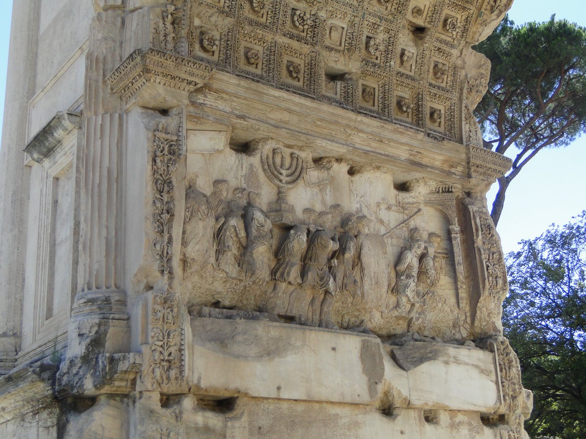MarkWerling5's tweet photo. The sack of Rome today in 455 AD. Treasures from the Jerusalem Temple had been taken by Titus. Vandals carried them to North Africa, where they disappeared from the historical record. The Arch of Titus, with menorah. #ArchofTitus #RomanHistory https://t.co/mOngQIAGYX