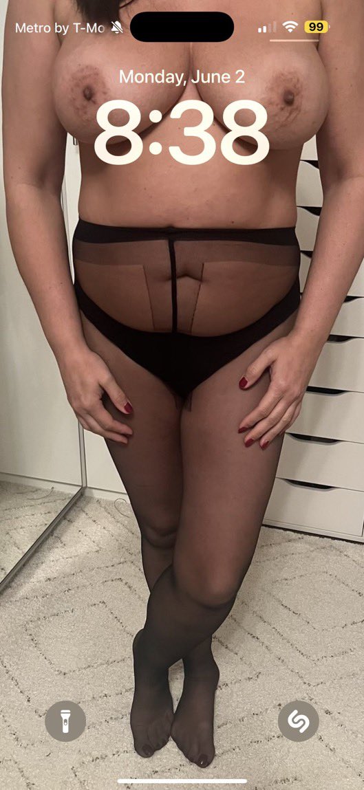 Footjobwife tweet media