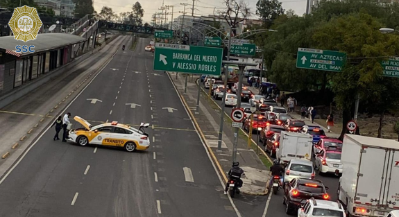 18:49 #PrecauciónVial | Hallará corte preventivo a la circulación de Av. Insurgentes al Norte a la altura de Anillo Periférico, utilice Av. Paseo del Pedregal y Av. Antonio Delfín Madrigal como #AlternativaVial