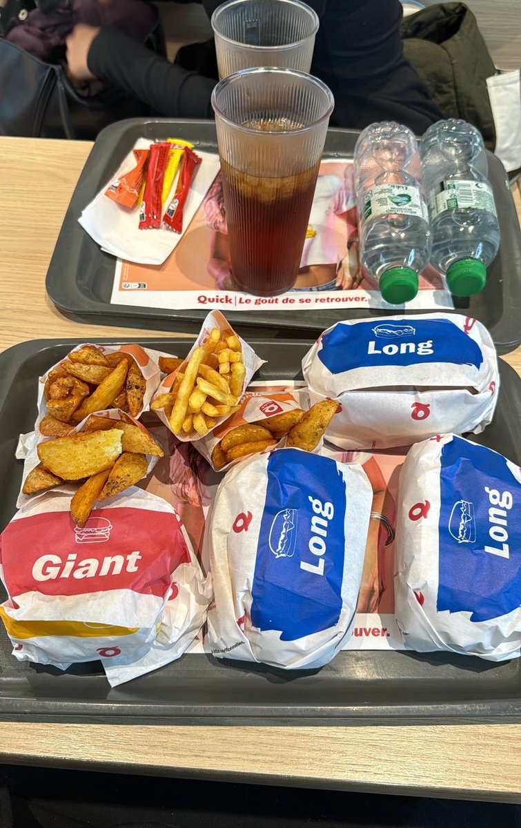 Mohli_Mehdi's tweet photo. @BurgerKingFR Toujours bon de rappeler que le meilleur Burger de Quick est le très grand LONG FISH 🐟 🍔🌭🍟🥤🍦 #Quick #LONGFISH Long Fish - Burgers chez Quick 🐟🍗🥩🍟🍔🌭🥤#burger @QuickFrance_ @FastGoodCuisine @FlorianOnAir @LeCritiqueur @TheKairi78 #ismalabrigade @Rokaya #rokahinda Paris https://t.co/HypuivIzEv