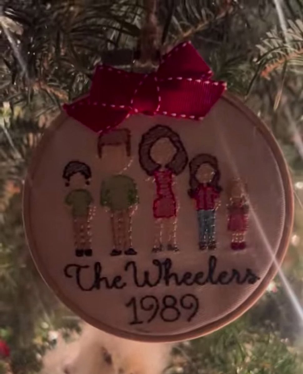 Stranger Universe tweet media