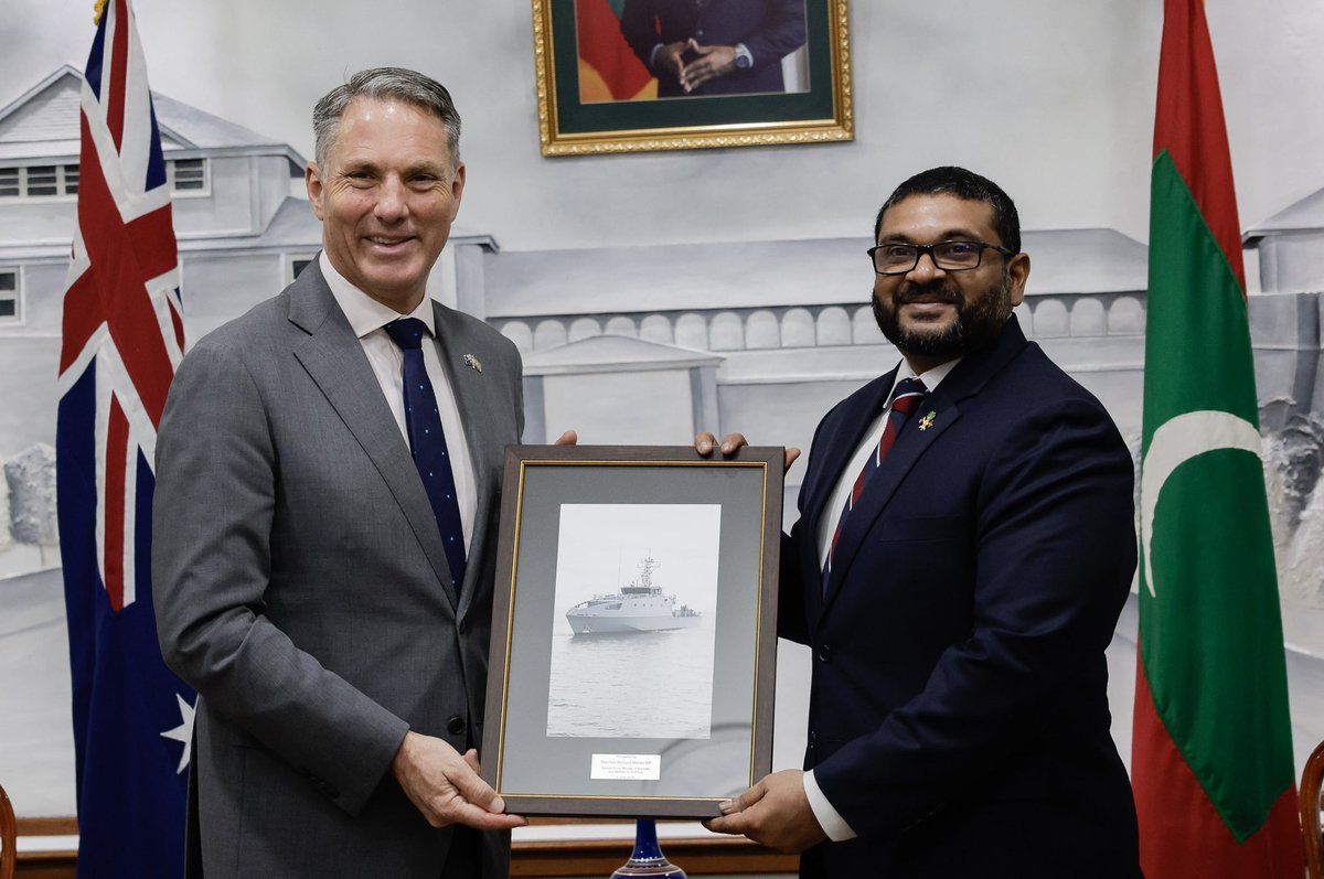 RichardMarlesMP's tweet image. Alongside the Maldives Minister of Defence, Mohamed Ghassan Maumoon, I am proud to announce Australia will gift an Australian-built Guardian-class Patrol Boat to Maldives. This initiative will support the Maldives in strengthening their maritime security capability, and more…