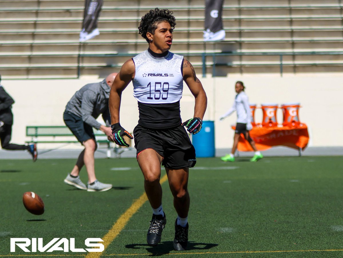 2027 WR Gavin Honore from Santa Ana (Calif.) Mater Dei came to Georgia, he saw Georgia, he committed to Georgia.

All the latest from Honore here:

n.rivals.com/news/georgia-l…