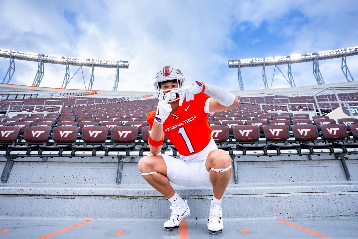 t_riley5's tweet image. Awesome OV in Blacksburg! Huge thanks to all the VT Coaches and Staff for a great weekend! @coachbrentdavis @Coach_Moyseenko @coachstuholt @CoachPMonty @CoachPryVT @HokiesFB