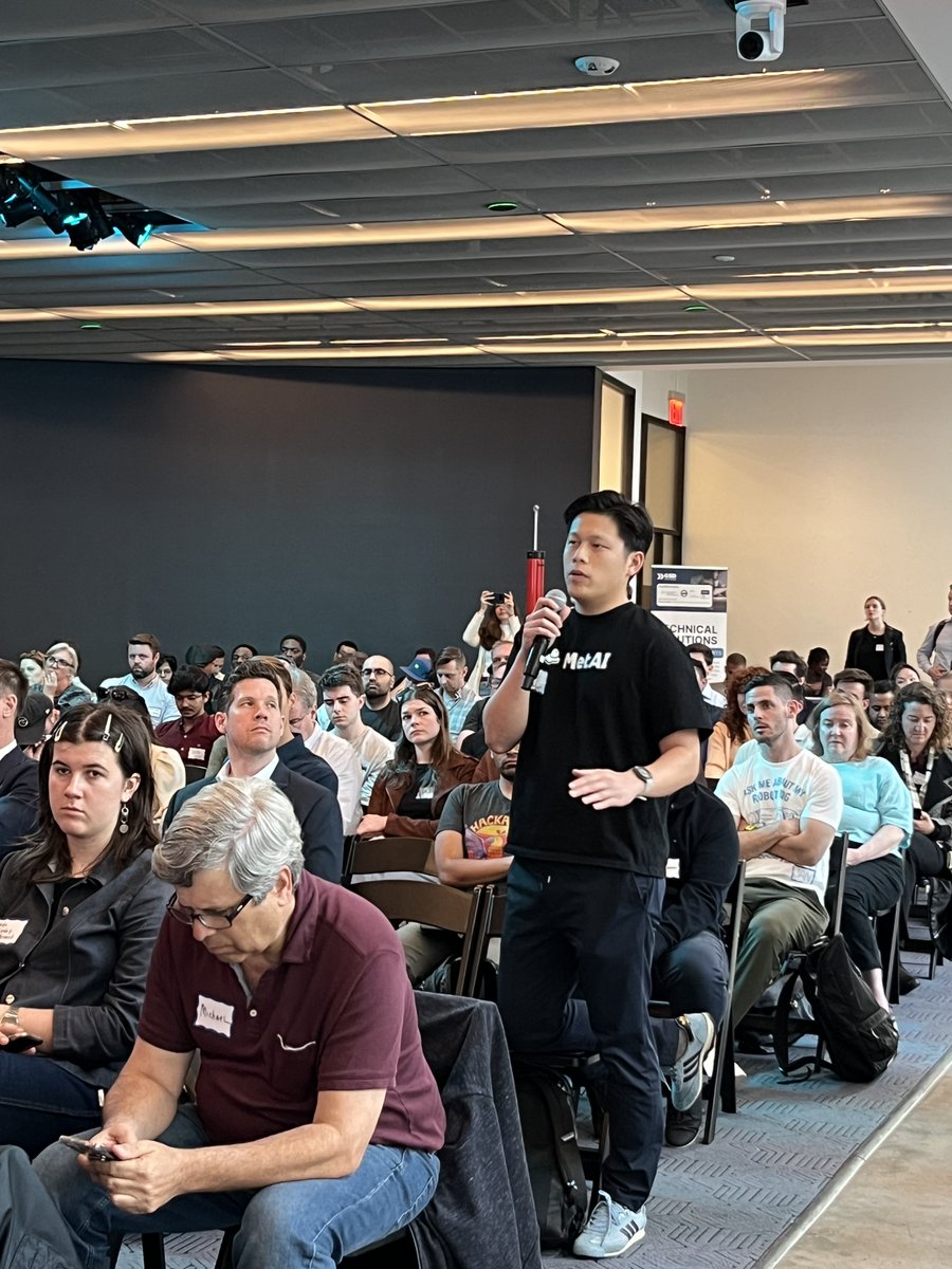 jimmalatras's tweet image. Robots. Drones. Exoskeletons. And a packed house! NY Tech Alliance lit up Civic Hall for #NYCTechWeek w/ demos from Journey, Pickle, Rise, NYU, Sientis, Skyline & Wandercraft. The future of AI driven robotics is here — and NYC showed up.