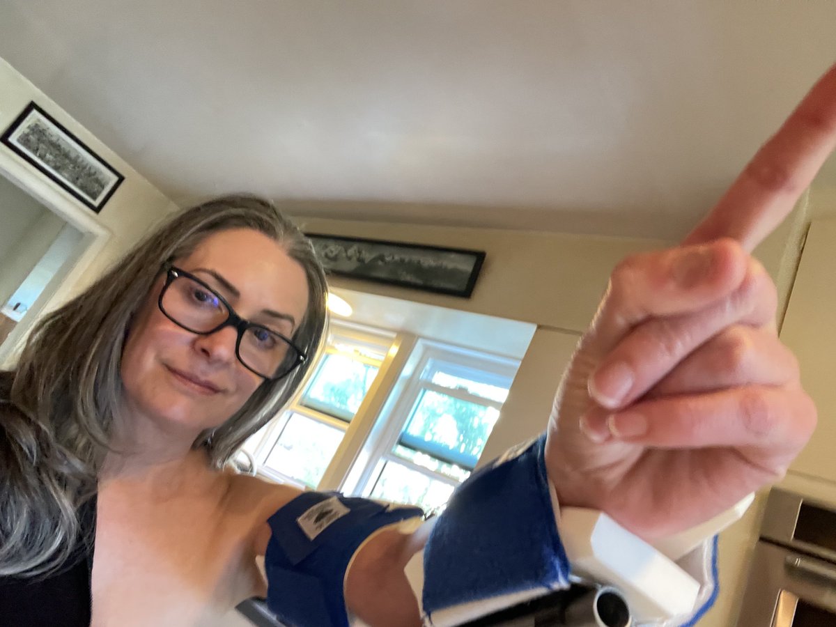 pagetpaget's tweet image. Still straightening the arm. We are happily shooting Season 19 now. More pics to come. Thank you lovelies for all of the support and love. Please watch @criminalminds on @paramountplus !!!