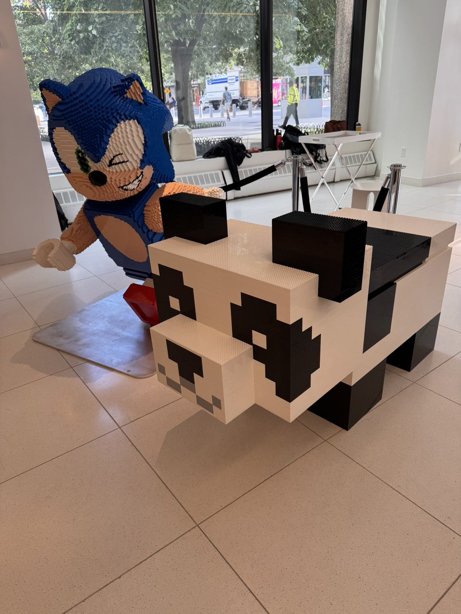 Techteachernyc's tweet image. Such an amazing day at the NYC Video Game Festival & Minecraft Challenge Finals! Families saw firsthand how Minecraft can be used to spark creativity and problem-solving in students. Big congrats to all the winners, especially the 1st Queens champs! 🏆