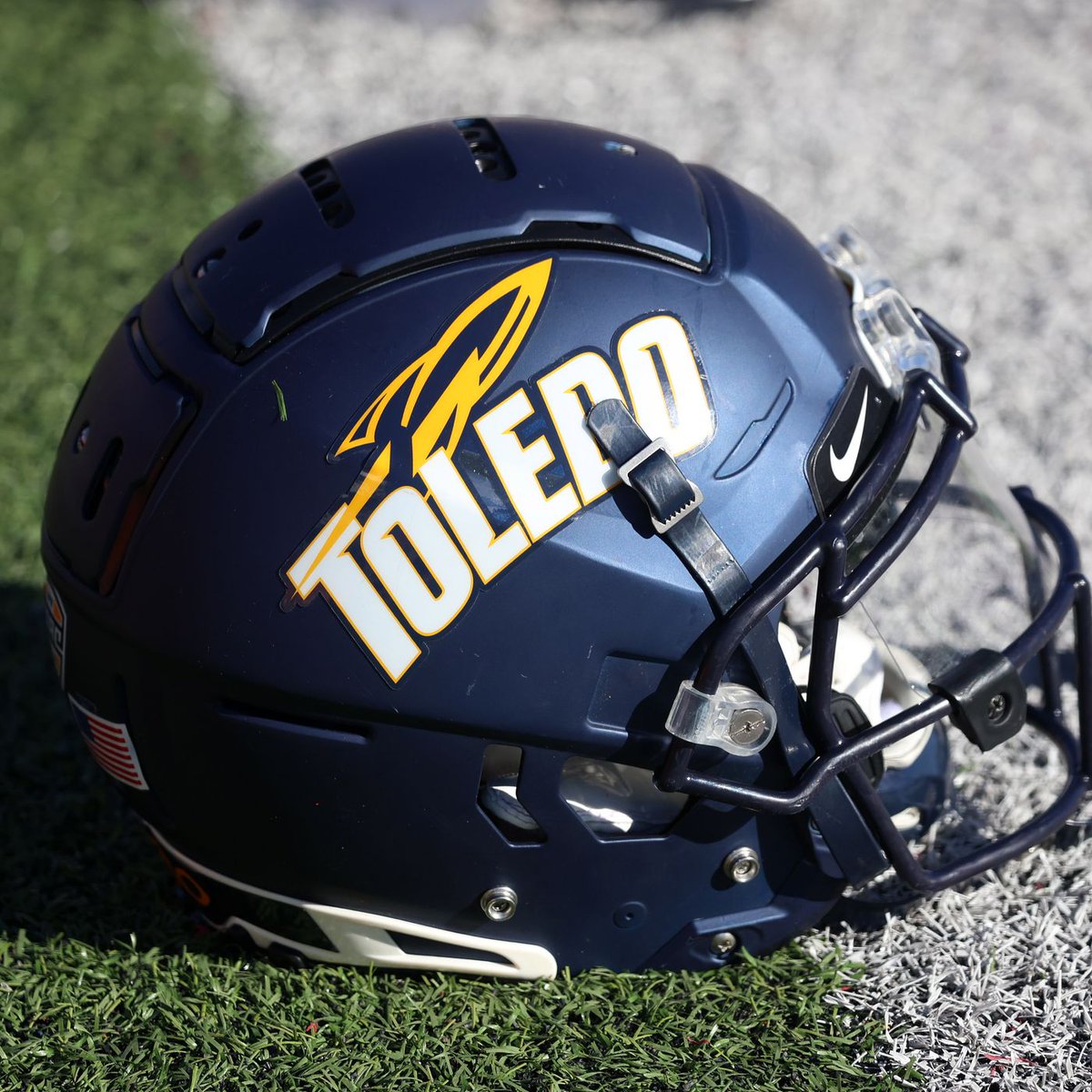 Darnell2Jackson's tweet image. #AGTG Blessed and honored to have received an offer from @ToledoFB !!! 
#ONErocket
@CoachCandle @CoachFlemWR
 @GOaksFootball @coach_mcdowell  @jarrettbailey12 @coachupton43 @npatexas1 @BuckFitz @smsbacademy @_ME_Sports @247Sports @Rivals @dctf