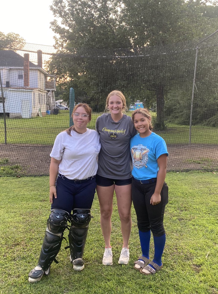 Had a great time helping with younger catchers looking to improve their skills! Thank you LLG 14u for having me! Can’t wait to be back! 🥎🔥💪