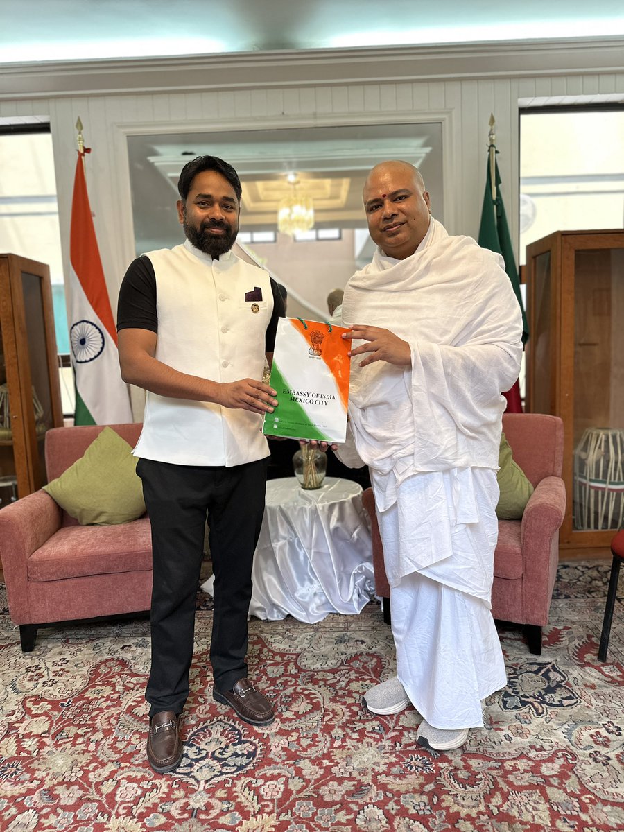 ICCR in Mexico (@iccr_mexico) on Twitter photo The Gurudev Tagore Indian Cultural Centre <a href="/IndEmbMexico/">India in México</a> was privileged to host Swami Ram Govind Das. Director, <a href="/abhinaw_r/">Dr. Abhinaw Raaj</a> , had fruitful discussion on spiritual and cultural exchange. The Gurudev Tagore Indian Cultural Centre <a href="/IndEmbMexico/">India in México</a> was privileged to host Swami Ram Govind Das. Director, <a href="/abhinaw_r/">Dr. Abhinaw Raaj</a> , had fruitful discussion on spiritual and cultural exchange.