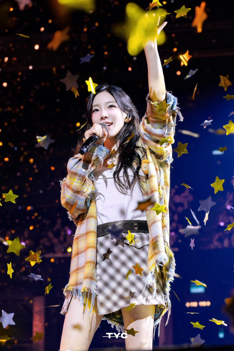 mxryj39's tweet image. รุปนี้สวยง่ะ แต่คอนเฟตติดาวมันสวยจริงๆ 🥹