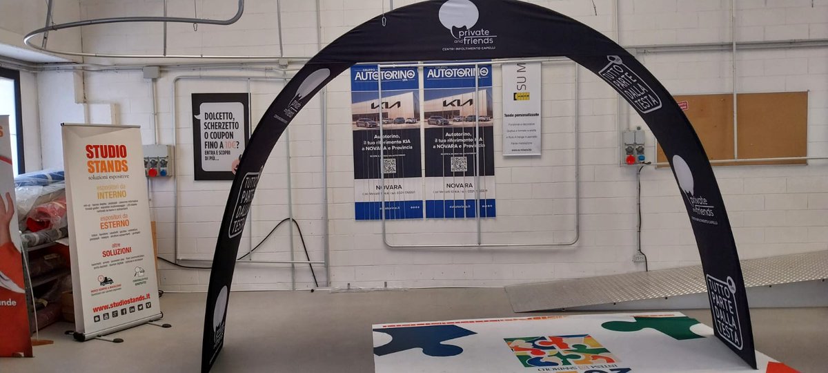 sumisuratweet's tweet image. Arco pubblicitario: struttura componibile in alluminio e stampa tessuto
#controlloqualità #arco #stampatessuto