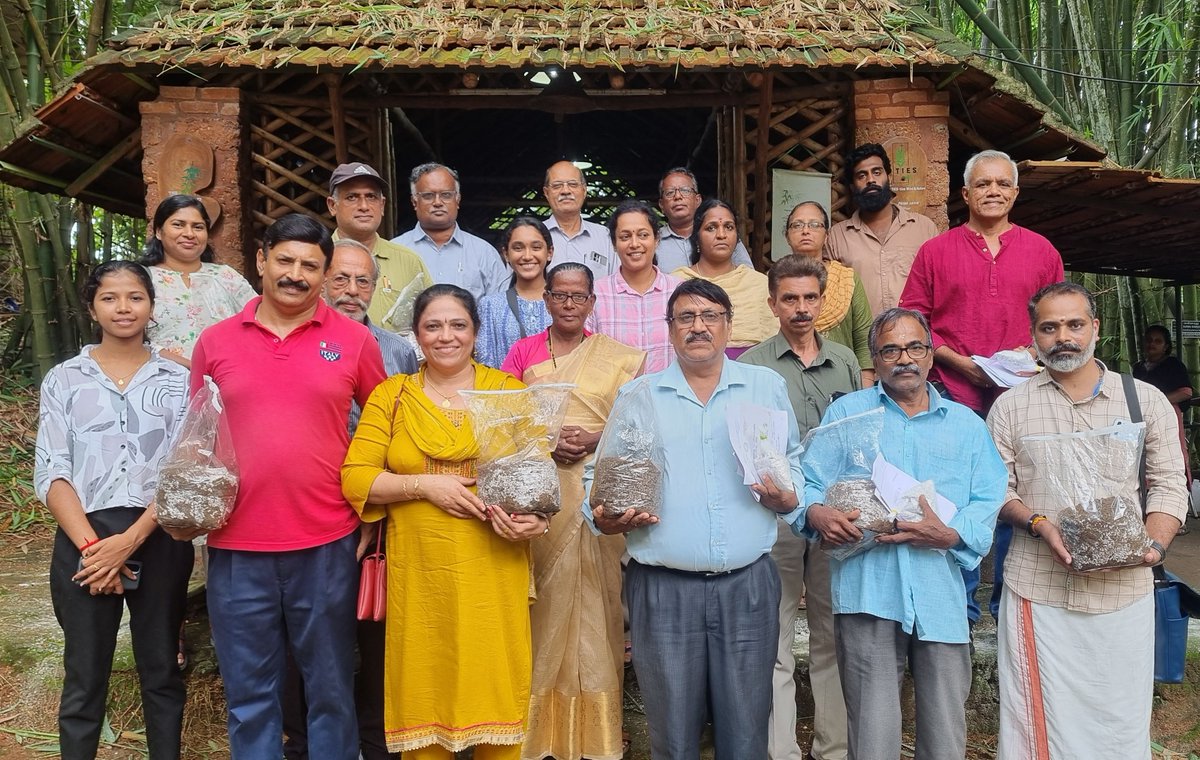 *Promoting Sustainable Cultivation: Mushroom Farming Training with Focus on Pellet Technology at TIES*

Learn more: ties.org.in/News/Promoting…

#TIESinstitute #mushroomfarming #training #pellets #mushrooms #kerala #kottayam #farming #mushroombed #oyster #milky #mushroomspawn