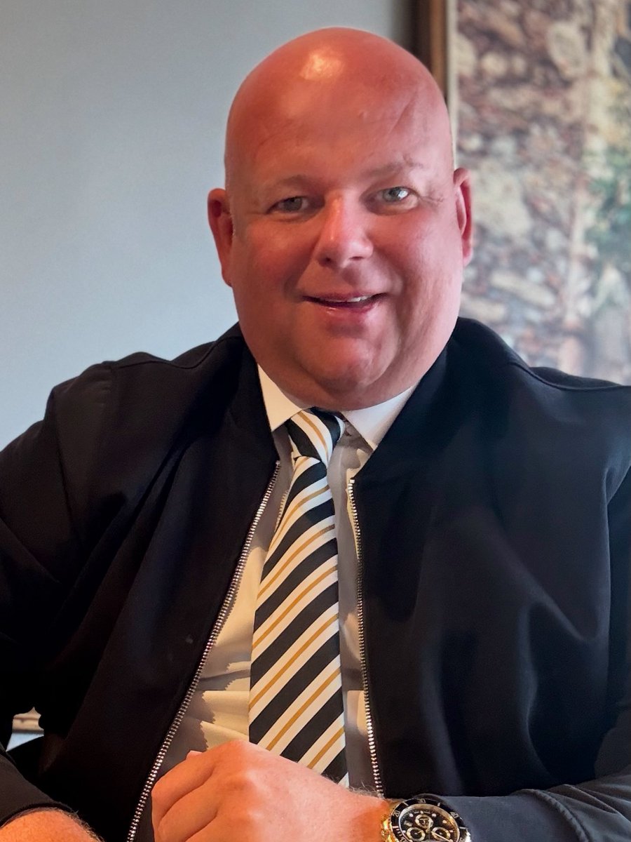 MickLivesey's tweet image. Good morning, everyone! Back in London and ready to hit the ground running after an amazing holiday.
My diary is brimming with exciting renewal meetings and new opportunities. Let’s make this season incredible! #BackToWork #NewSeason #ExcitingTimes #London #Football #Bromley