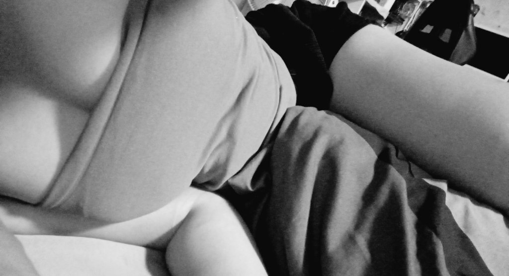 เหงาอ่ะหาเพื่อนนอนเล่นสัก 2-3 ชั่วโมง
#เลสเบี้ยนโคราช