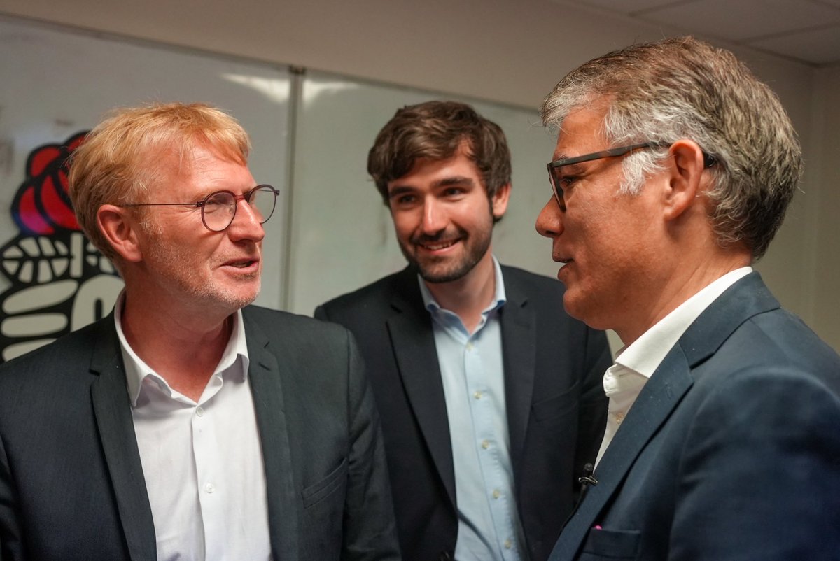 Olivier Faure (@faureolivier) on Twitter photo « L’union, c’était le talisman de Mitterrand. Il ne faut pas le lâcher »
Avec <a href="/Francois_Ruffin/">François Ruffin</a> en covoiturage, avec <a href="/Cardon_Remi/">Rémi Cardon</a> dans son département, avec <a href="/fredfauvet/">Frederic Fauvet</a> dans sa ville, avec les socialistes et les Jeunes socialistes mobilisés sur le territoire : on pense la « L’union, c’était le talisman de Mitterrand. Il ne faut pas le lâcher »
Avec <a href="/Francois_Ruffin/">François Ruffin</a> en covoiturage, avec <a href="/Cardon_Remi/">Rémi Cardon</a> dans son département, avec <a href="/fredfauvet/">Frederic Fauvet</a> dans sa ville, avec les socialistes et les Jeunes socialistes mobilisés sur le territoire : on pense la