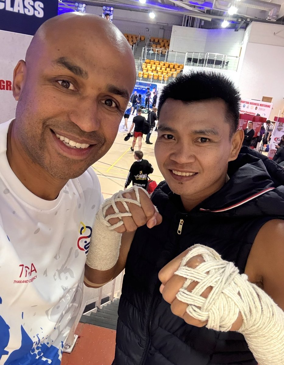 I appreciate a nice set of handwraps but these traditional Thai Boxing ones are next level beauty..  😍 #MuayBoran #MuayThai #HempRope #Handwrapping