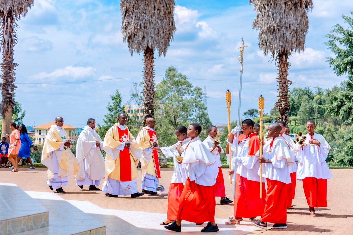 Phn Gaspard M.💊🇷🇼❤️🇻🇦✝️ (@phngaspard) on Twitter photo The celebration of Holy Mass is as valuable as the death of Jesus on the cross.
~ St Thomas Aquinas
📸: <a href="/saverimage/">Saver Image Official</a> The celebration of Holy Mass is as valuable as the death of Jesus on the cross.
~ St Thomas Aquinas
📸: <a href="/saverimage/">Saver Image Official</a>