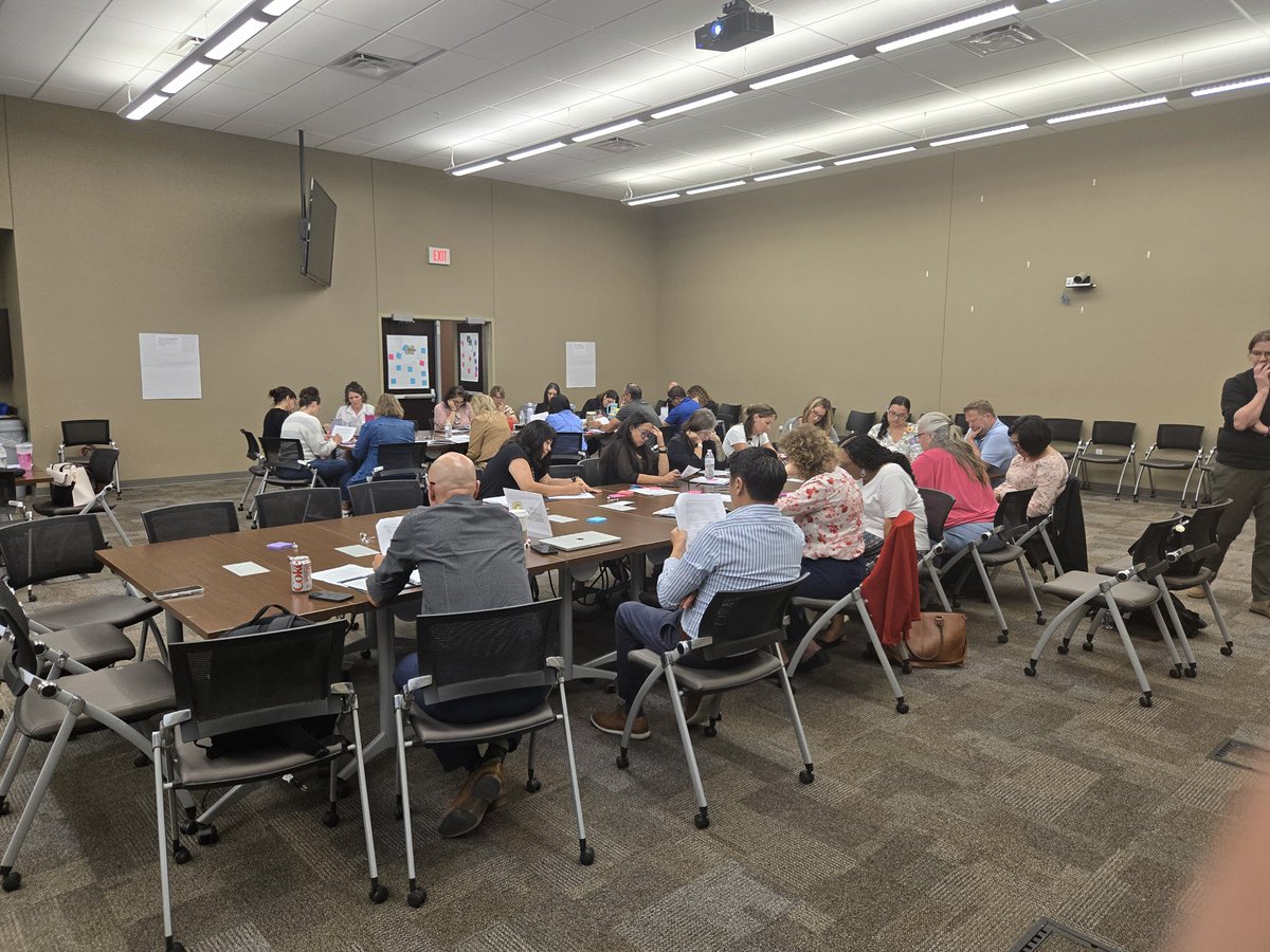 ignacior38's tweet image. Proud to join LCPS leaders this morning at the LCPS QTEL Institute with Dr. Aída Walqui & Leslie Hamburger—powerful learning for equity & excellence.
Another cohort also engaged in Standards-Based Learning to elevate clarity, consistency & rigor for all students. @LCPSnet