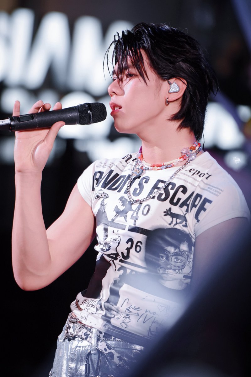 ทักครับ 👋
<a href="/TuiChayatorn/">เอม.ตุ้ยยยย 🤏🏻</a> 
#TuiChayatorn 
#LYKN
#SiamCenterxLYKN
#SiamCenterPride2025