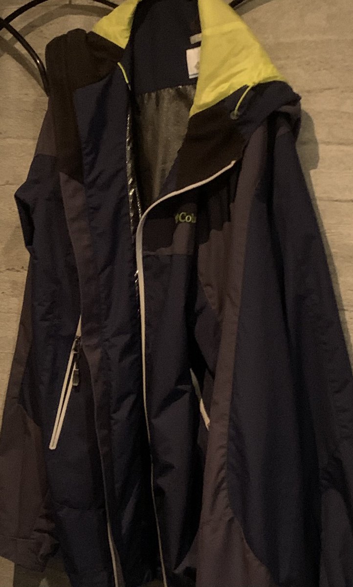 6/3火曜の本日は夏樹が皆様をお待ちしております♡
20時オープンです(^^)v

⭐️今週もよろしくお願いいたします🙇‍♂️

🔴お忘れ物ですが、これから暖かくなりそうだから取りに来てくれるか心配😢