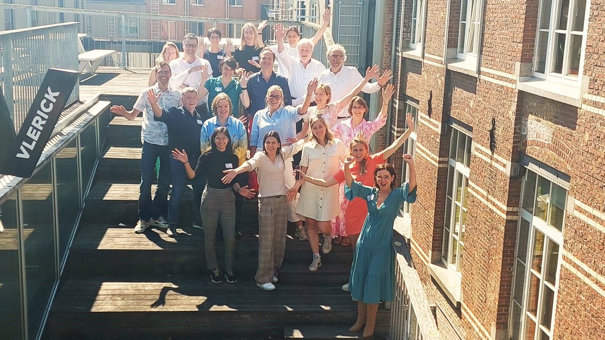 Dr. Dirk Maes en Edgard Eeckman van de vzw Patient Empowerment verzorgen een dag over #PatientEmpowerment tijdens de Management voor de Ziekenhuisprofessional van de Vlerick Business School in Leuven.  #Samenaanhetstuur #gezondheidszorg <a href="/Vlerick/">Vlerick</a>