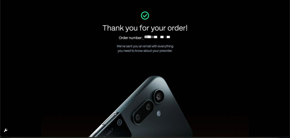 Hitining's tweet image. Just secured my @solanamobile 📱—the ultimate Web3 mobile experience. With SeedVault, Seeker ID, and the Genesis Token, I’m ready to explore the decentralized future.  

#SolanaSeeker #Web3Mobile #CryptoReady