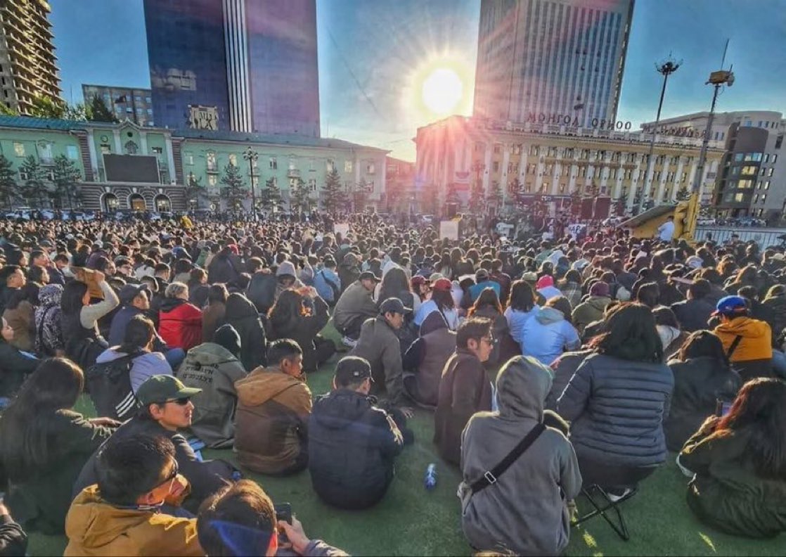 Анар-Эрдэнэ (@mongolia97602) on Twitter photo Ерөнхий Сайд огцорсон нь Л.Оюун-Эрдэнэ орлогоо нотлох, хариуцлагаас чөлөөлөгдөх үндэслэл болохгүй биз дэ…
Дутуу нэхсэн ХАРИУЦЛАГА, Дутуу хийсэн АРДЧИЛАЛ-тай адил… <a href="/Lodoisambuu/">Ч.Лодойсамбуу</a> <a href="/Temuujin_Kh/">Temuujin Kh</a> Ерөнхий Сайд огцорсон нь Л.Оюун-Эрдэнэ орлогоо нотлох, хариуцлагаас чөлөөлөгдөх үндэслэл болохгүй биз дэ…
Дутуу нэхсэн ХАРИУЦЛАГА, Дутуу хийсэн АРДЧИЛАЛ-тай адил… <a href="/Lodoisambuu/">Ч.Лодойсамбуу</a> <a href="/Temuujin_Kh/">Temuujin Kh</a>