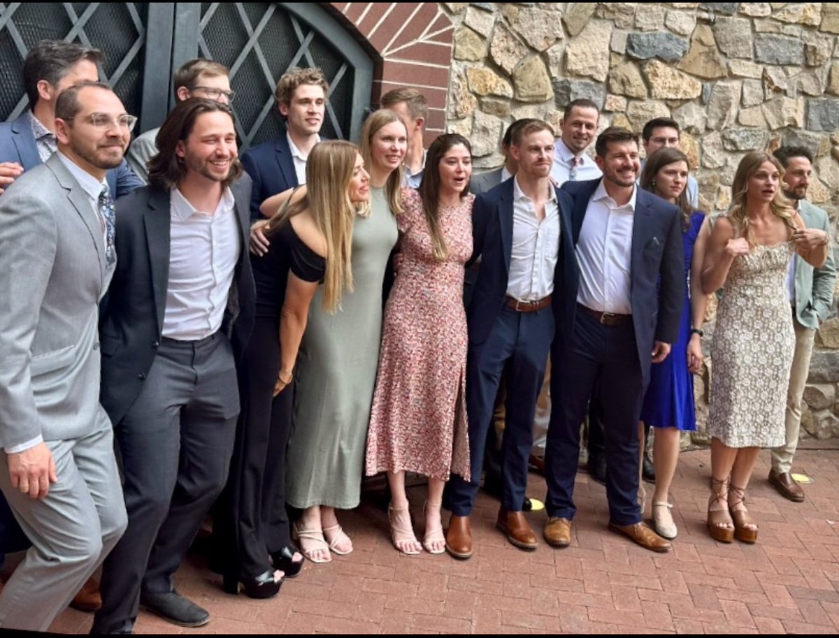 DocDurrDan's tweet image. 4 years of undergrad 
4 years of med school
4 years of residency 

After 12 long years, this journey finally comes to an end. Yo we made it #ganggang #officiallyDoc