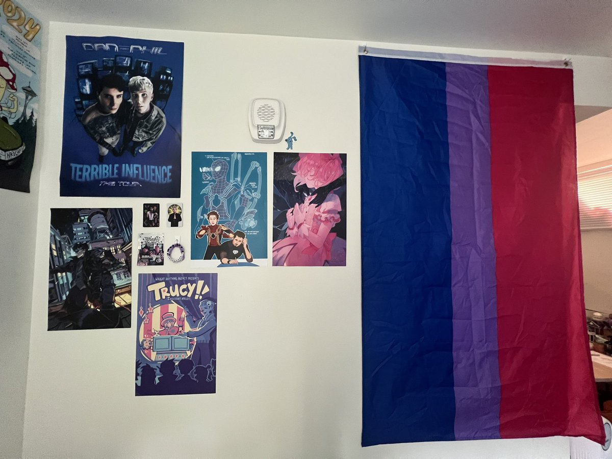 FANTAUTISM4's tweet photo. they are officially on the wall #DNPTIT https://t.co/N51g3ZM7ch