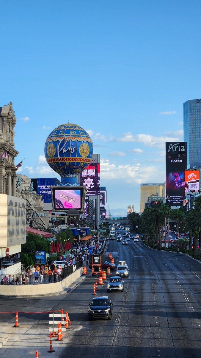 tyagi_py's tweet image. In #LasVegas #Nevada for @Gartner_inc&apos;s application innovation and business solution summit 2025.