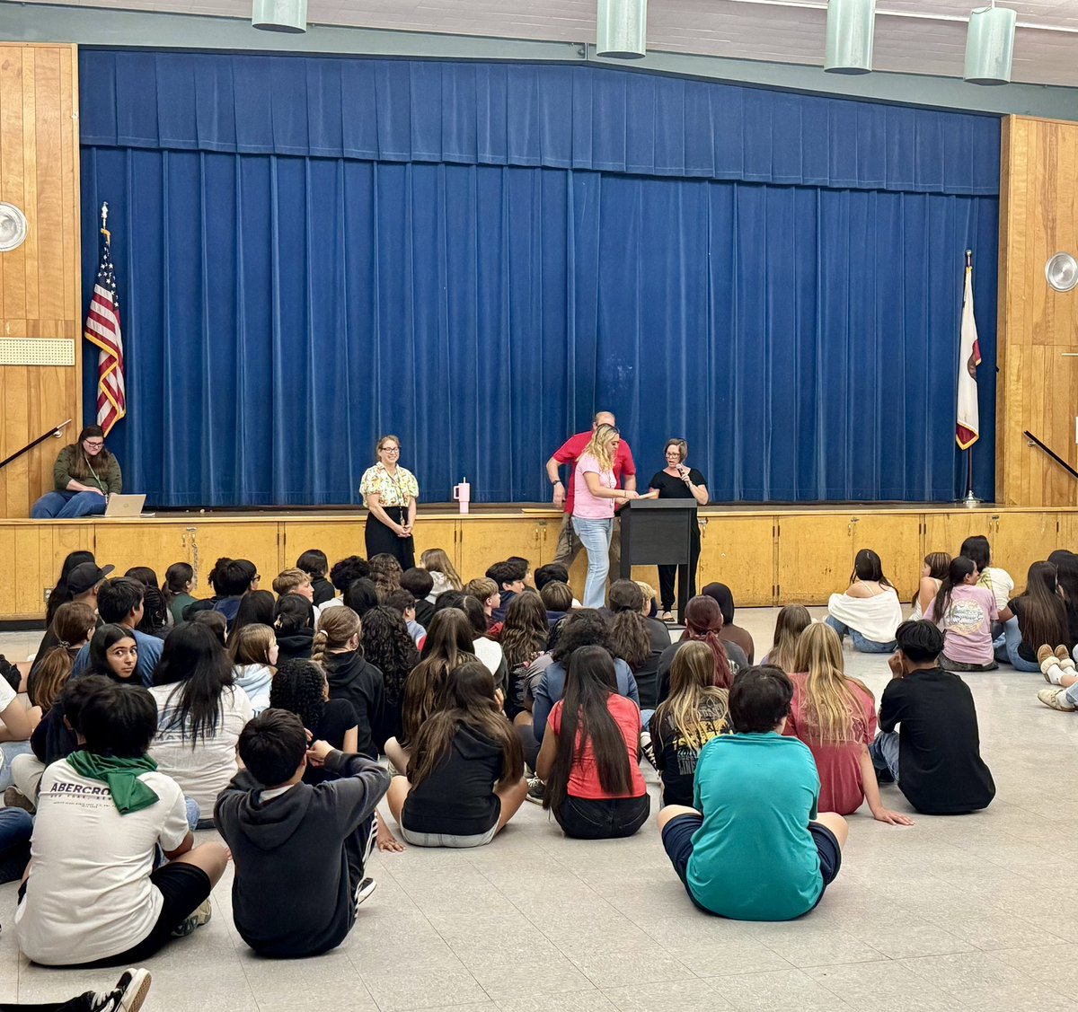 MustangsPHMS's tweet image. Such an honor to recognize our 6th, 7th, and 8th grade award recipients! These students exemplify #PHmSMustangsPRIDE! 💚🐎 @MtDiabloUSD