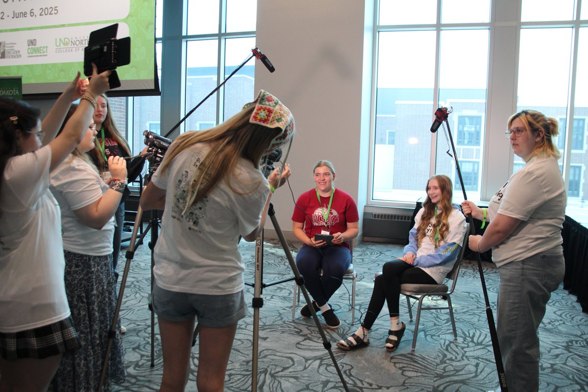 UNDCommDept's tweet photo. Day 1 of #DSS25 is in the books! Students got to know each other, toured the COMM department, practiced with equipment, met their community partners, &amp; learned about community journalism. 🎬📷 Stay tuned for tomorrow’s field trip to WDAY!
#UNDcomm #UNDigitalStorytelling #UNDproud https://t.co/zENXLkhIQH