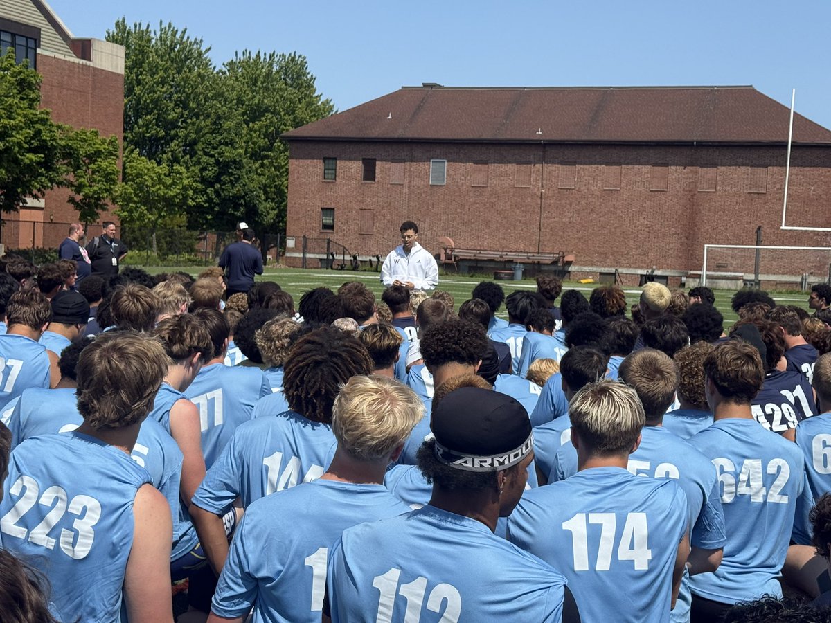 TheCruFamily (@thecrufamily) on Twitter photo Love seeing one of our clients Jonathan Frazier of #UWTrack speaking to prospective college student athletes at <a href="/AveryShowcases/">Avery Strong Showcases</a> on Sunday! Thank you to <a href="/BrandonHuffman/">Brandon Huffman</a> and <a href="/AveryStrongDIPG/">Avery Huffman DIPG Foundation</a> for the opportunity! Good work Jonathan!
#CRUFamily #CRUFamilyAllDay #NIL Love seeing one of our clients Jonathan Frazier of #UWTrack speaking to prospective college student athletes at <a href="/AveryShowcases/">Avery Strong Showcases</a> on Sunday! Thank you to <a href="/BrandonHuffman/">Brandon Huffman</a> and <a href="/AveryStrongDIPG/">Avery Huffman DIPG Foundation</a> for the opportunity! Good work Jonathan!
#CRUFamily #CRUFamilyAllDay #NIL