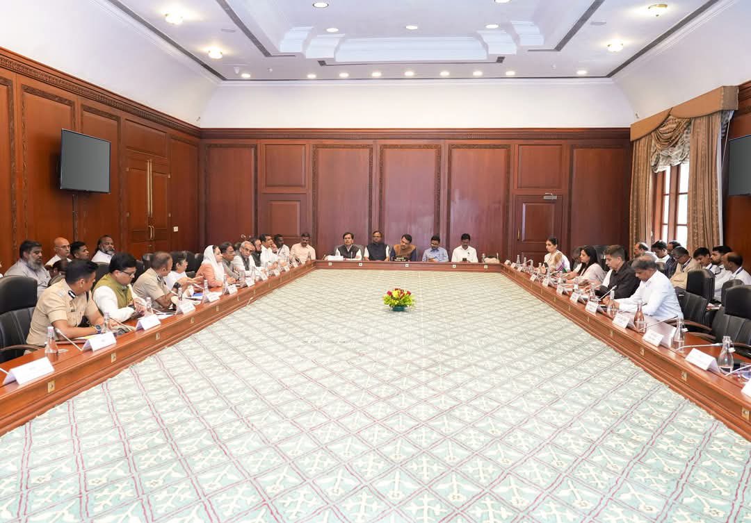 Amin Patel (@mlaaminpatel) on Twitter photo In view of the upcoming #BakraEid, a special meeting was held today at Sahyadri Guest House under the chairmanship of Hon. Chief Minister Shri Devendra Fadnavis (<a href="/Dev_Fadnavis/">Devendra Fadnavis</a>).
I attended the meeting and shared key points to uphold peace , brotherhood, and efficient civic In view of the upcoming #BakraEid, a special meeting was held today at Sahyadri Guest House under the chairmanship of Hon. Chief Minister Shri Devendra Fadnavis (<a href="/Dev_Fadnavis/">Devendra Fadnavis</a>).
I attended the meeting and shared key points to uphold peace , brotherhood, and efficient civic