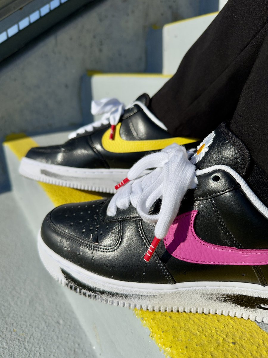 rjolli007's tweet photo. Day 2 — So far I’ve logged in 13 hours and counting for today and I can see a noticeable difference. 

#KOTD Nike Air Force 1 Low
G-Dragon Peaceminusone Para-Noise 3.0

 #ScratchAway
#snkrsandscrubs
#Dodgers https://t.co/dmXtEIGnCy
